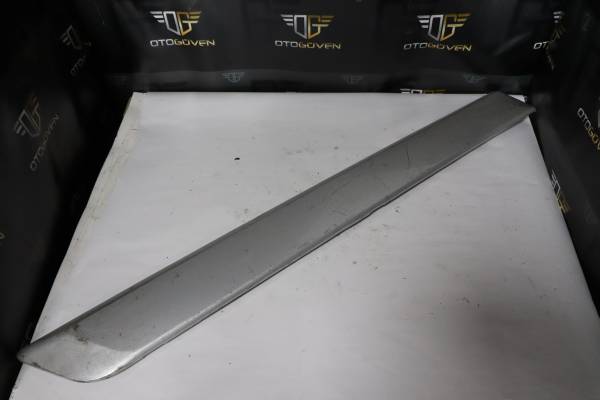 FORD CUSTOM 320 S DELUXE ÇIKMA PARÇA  SÜRGÜLÜ KAPI PLASTİĞİ (2)